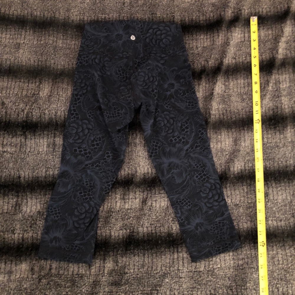 Lululemon Wunder Under Hi-Rise 1/2 Tight Leggings